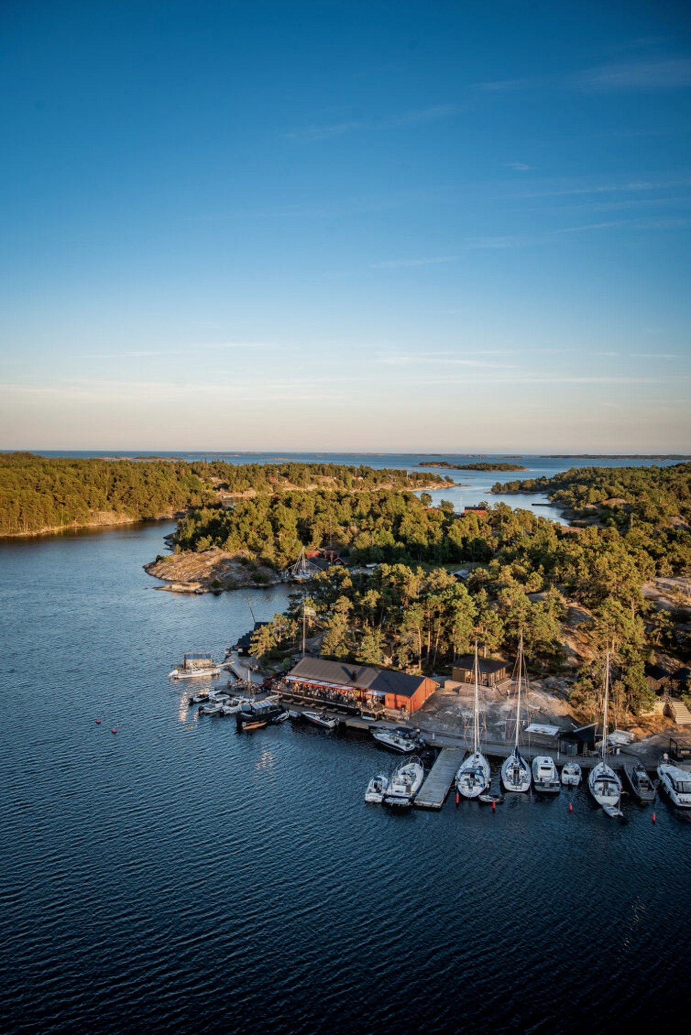 Archipelago jetty with boats – a typical delivery point