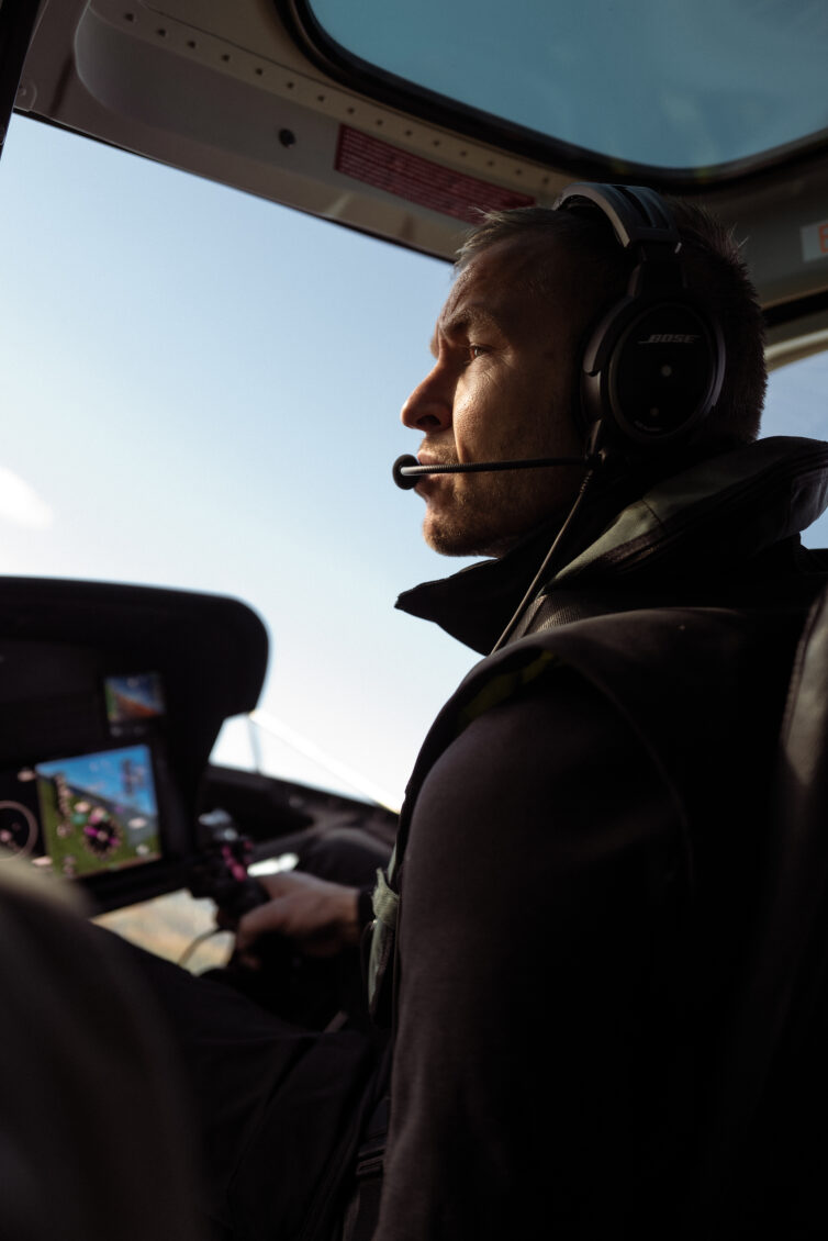 Book a trial flight – helicopter pilot training at Arlanda Helicopter